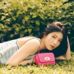 Shin Ye-eun Instagram - #MulberryEngland 👜💼