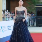 Shin Ye-eun Instagram - #청룡시리즈어워즈 귀한 상 주셔서 감사합니다💙🖤