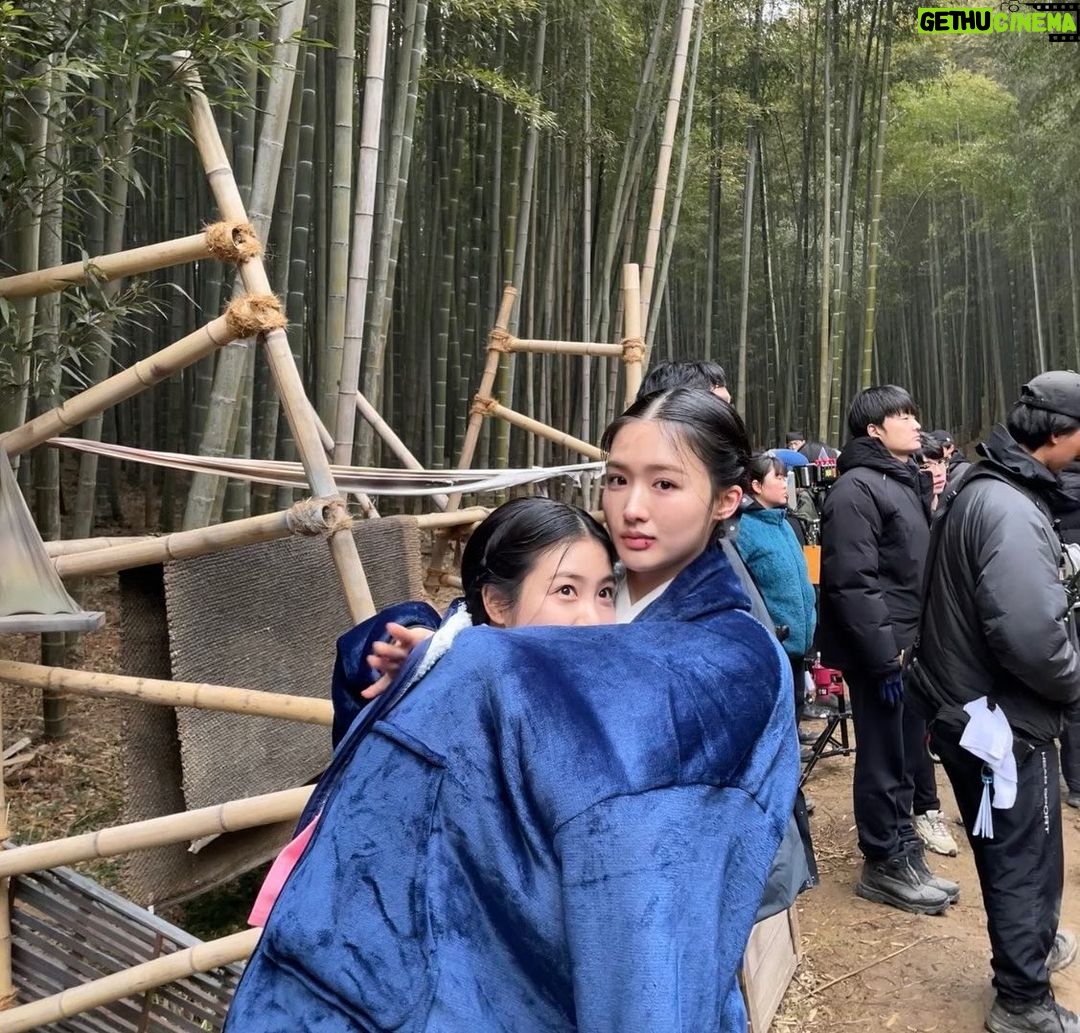 Shin Ye-eun Instagram - 꽃선비 못보내😢 오늘도 10시 #꽃선비열애사