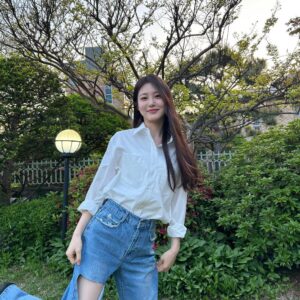 Shin Ye-eun Instagram - 🤍꽃나잇!