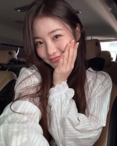 Shin Ye-eun Instagram - 🤍