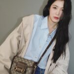 Shin Ye-eun Instagram - 가을이 온다🍂 #Gucci #GucciHorsebit1955 #ad