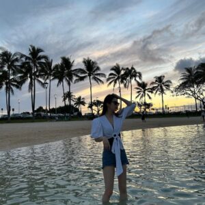 Shin Ye-eun Instagram - 🌴