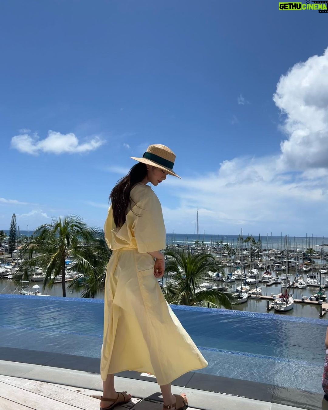 Shin Ye-eun Instagram - 노란색을 좋아해💛 Prince Waikiki