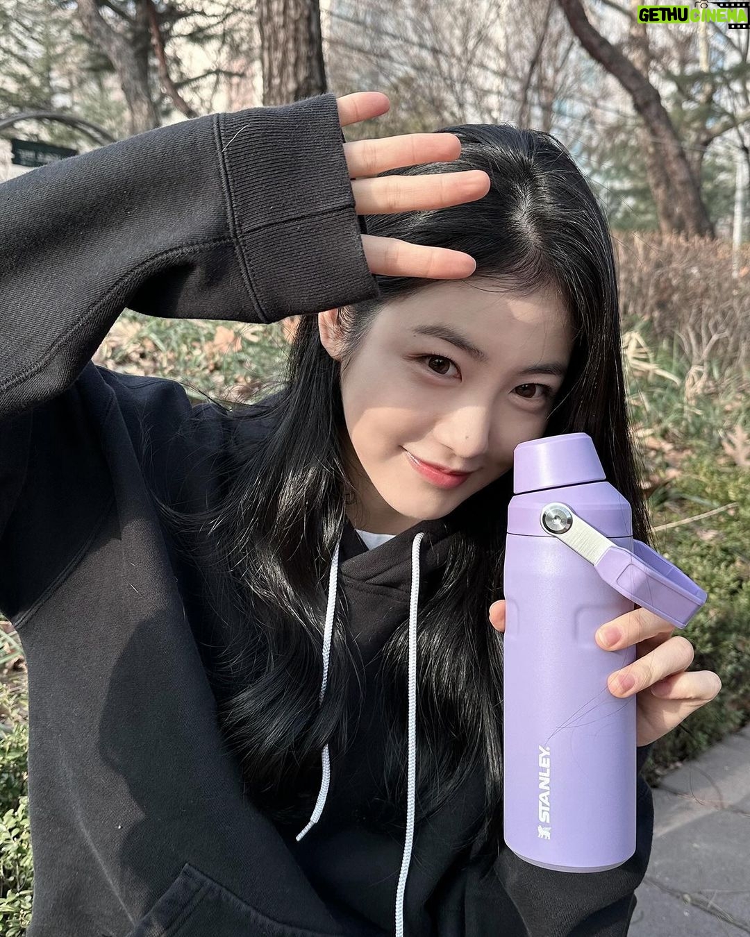 Shin Ye-eun Instagram - 가볍고 예쁜 스탠리💜 #광고 @STANLEY_KOREA #스탠리 #스탠리에어로라이트 #패스트플로우 #스탠리텀블러