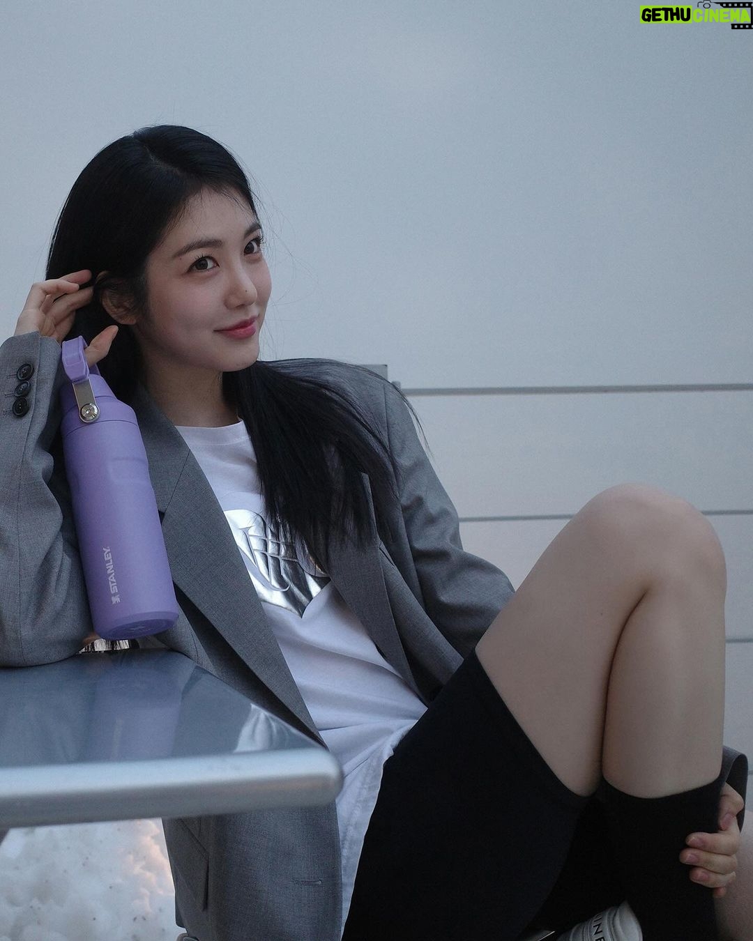 Shin Ye-eun Instagram - 가볍고 예쁜 스탠리💜 #광고 @STANLEY_KOREA #스탠리 #스탠리에어로라이트 #패스트플로우 #스탠리텀블러
