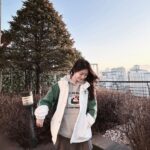Shin Ye-eun Instagram - 가방이 너므 편하자나…☺️학교가고싶어지자나..🥹 복학해서 매야지🐰🩵 #르꼬끄 #AT백팩 #카디엄하입 #광고