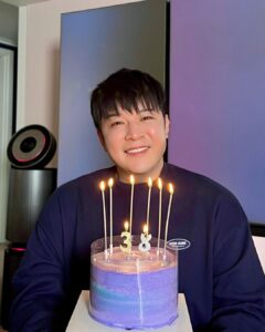 Shindong Instagram - Happy birthday 🎂🎉