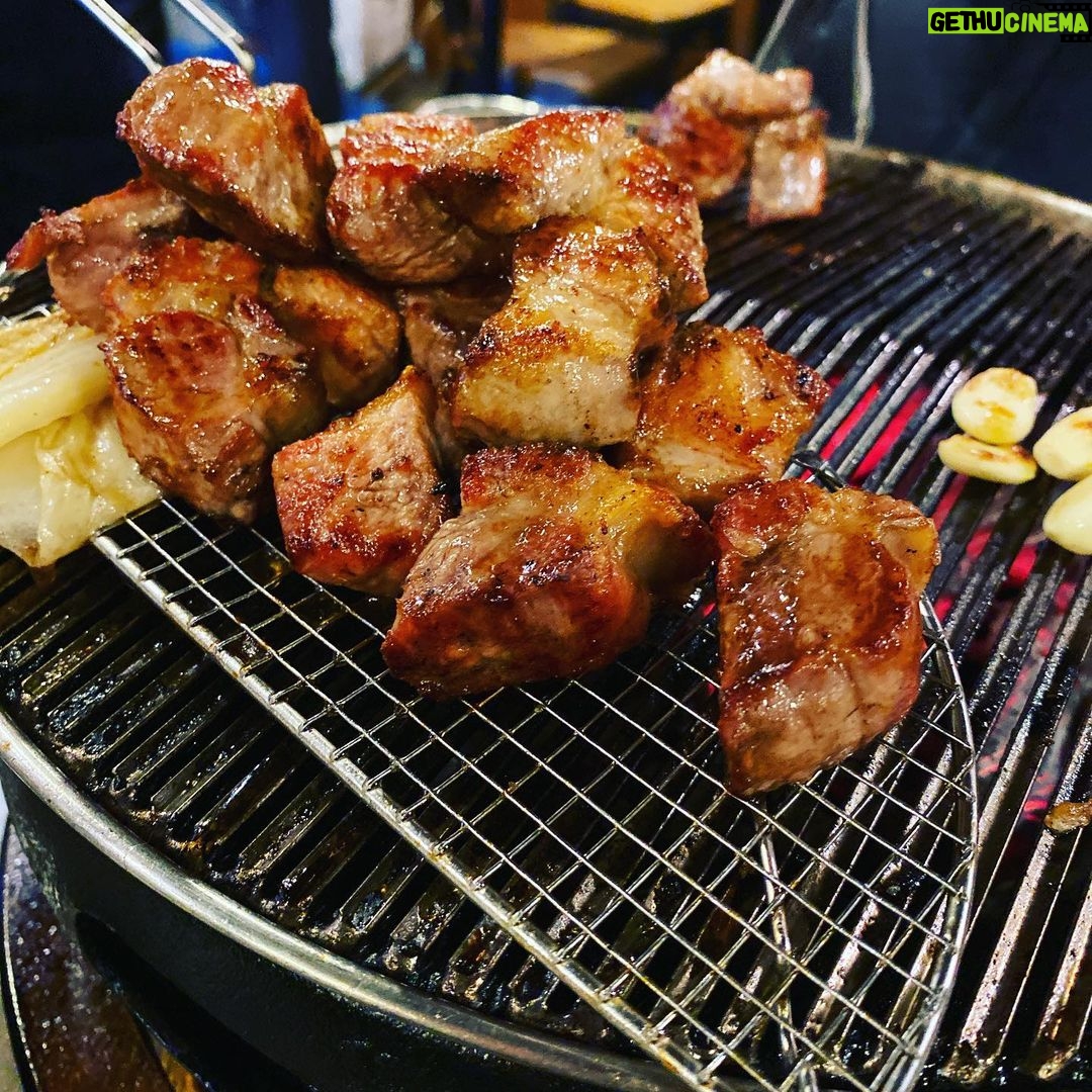 Shindong Instagram - 신동댕동 라이브 끝나고 직원들과 회식!! #목살 #삼겹살 #좋아요