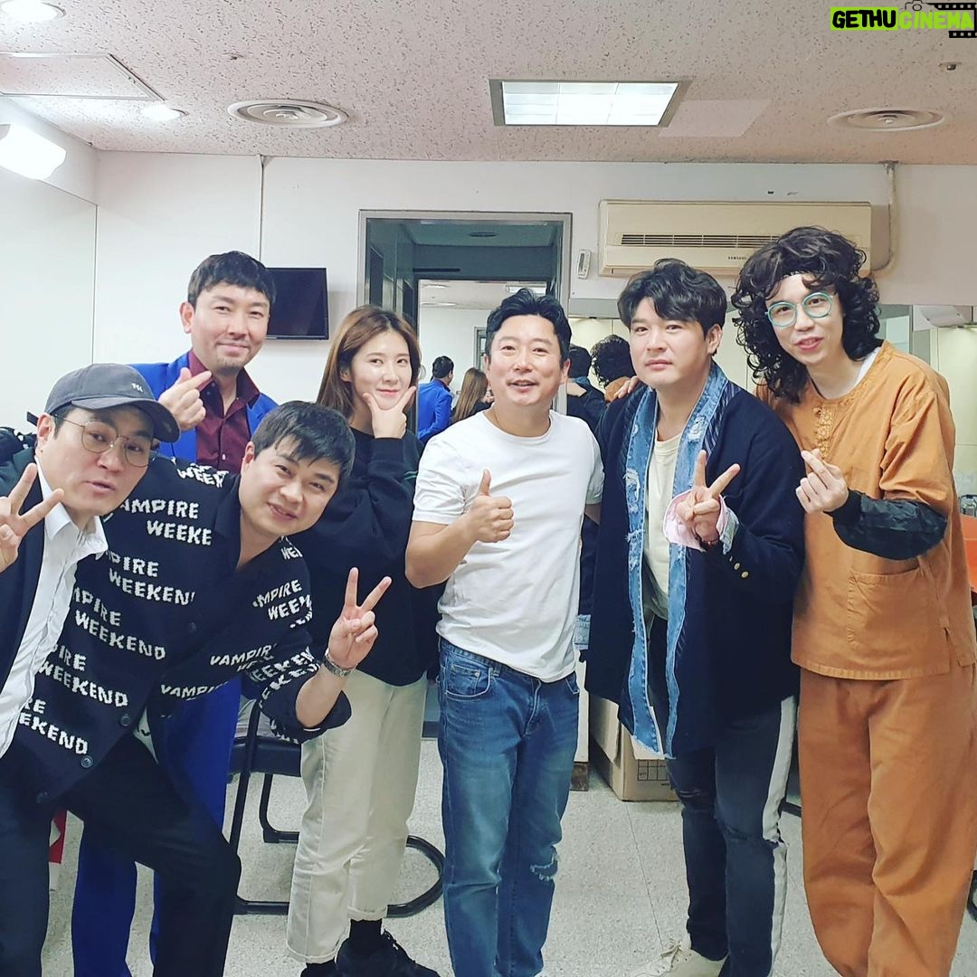 Shindong Instagram - #이수근의웃음팔이소년 #코미디언이란직업존경합다 #인디언밥제일좋아
