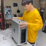 Shindong Instagram - 이게 바로 #flex 다!! #macpro 편집 날라다닐 예정 **사양공개 Mac Pro CTO 2.5GHz CPU/ 384GB RAM/ 4TB SSD/ Radeon Pro Vega II Duo 2개(각각 2x32GB HBM2 메모리) / Apple Afterburner 카드 / 바퀴 달린 스테인리스 스틸 프레임 / Magic Mouse 2 / Magic Trackpad 2/ PRO display XDR X 2개/
