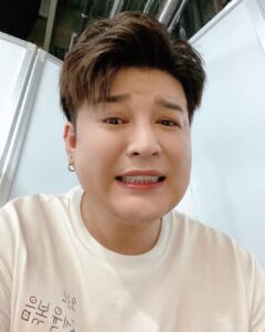 Shindong Instagram - #슈퍼쇼8 #엘프 #고마워 #수고했어
