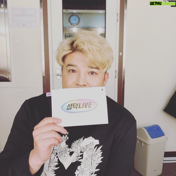 Shindong Instagram - #성덕라이브 #첫회 #몬스타엑스 #신동 #고생하셨습니다