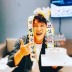 Shindong Instagram - #생일은계속된다 #잘먹었습니다 #오늘의운세 #촬영중 #밥밥밥