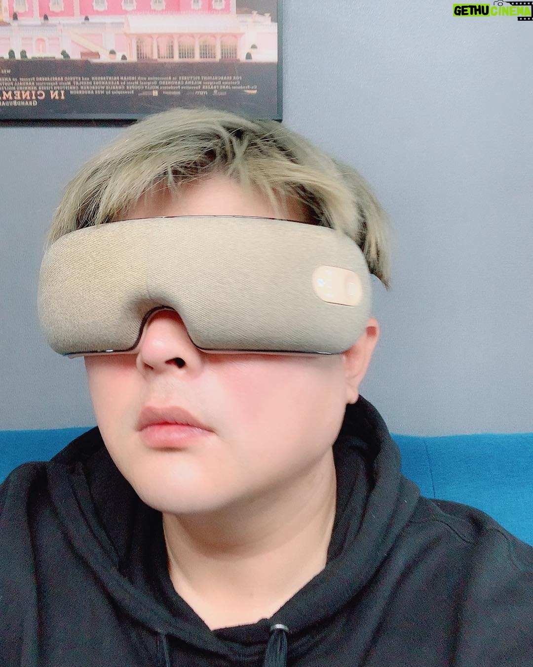 Shindong Instagram - #감동 #려욱이의선물 #고마워 #뜬금없이줘서더감동 #매일매일할게 그나저나.. 안보여.. 셀카 찍기 힘들었어.. #광염화이팅
