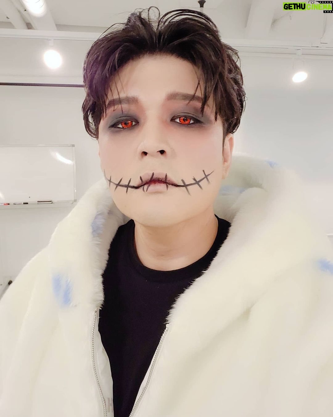 Shindong - 135.5K Likes - #hollowen #신동댕동 업로드 예정 기대해주세욥!!^^♡