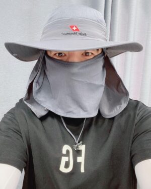 Shindong Instagram - #태양을피하는방법 #더위조심하세요