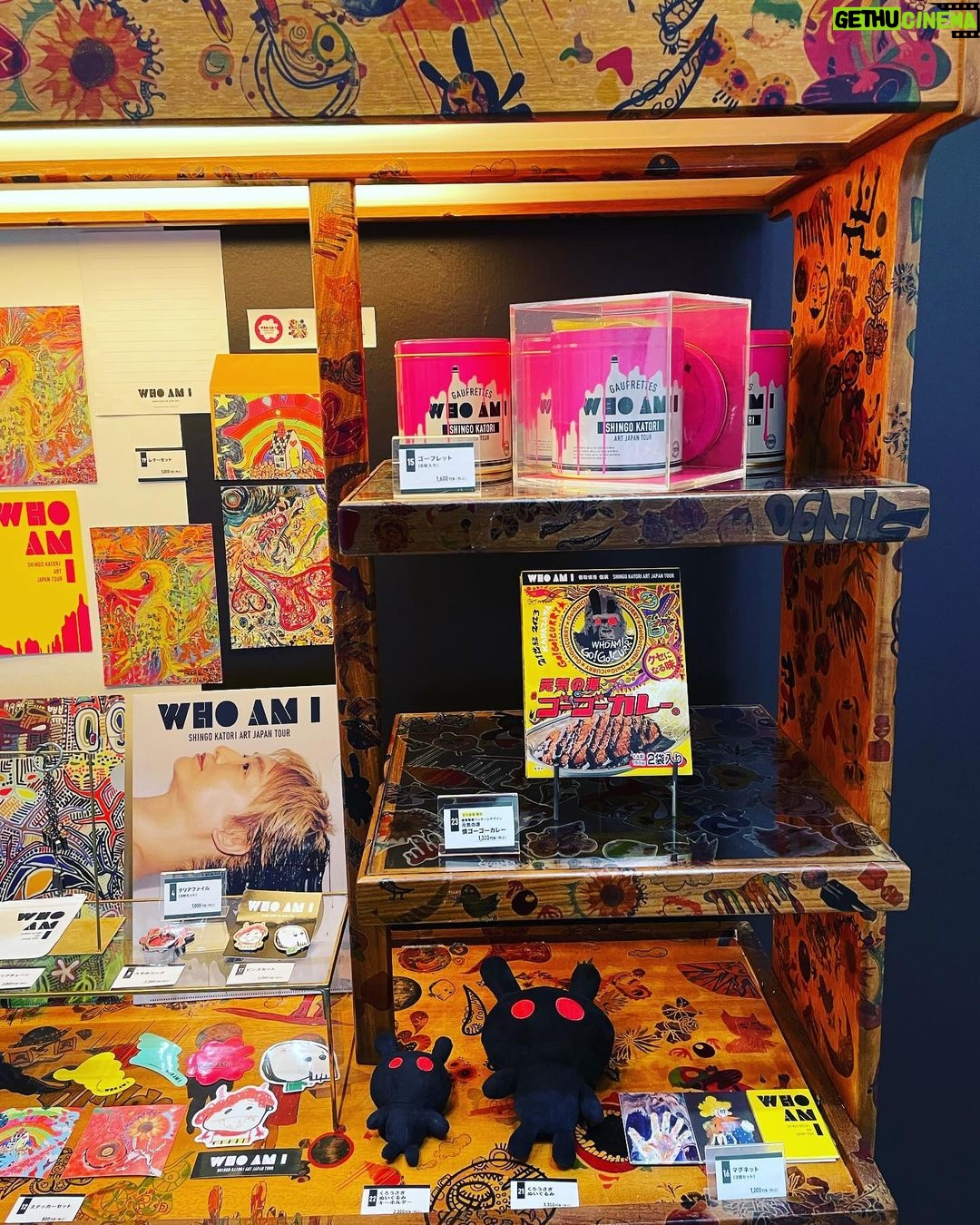 Shingo Katori - 76.4K Likes - #金沢21世紀美術館 での個展
#WhoAmITour 10月に入って折り返し
残り2週間 10月15日までです!
多くの方が遊びに来てくれていて嬉しいです。感謝。