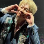 Shingo Katori Instagram – #ぴあアリーナMM でのLIVEからもう1ヶ月たったね
nextは石川
1ヶ月以上あいだ空いてるけど
大丈夫かなぁ
振付とか歌とか
ちゃんと覚えているかなぁ
大丈夫だよ
やれば出来る子だから！

上野樹里ちゃんのラジオに呼んでもらったよ
聴いてくれたかな
ラジオから流れる
『 ひとりきりのふたり 』で
整ったよ
明日も、一笑懸命テキトーに。だね

もう9月だね
そろそろ暑さ落ち着いてくれるかな
体調崩さないようにね
ゆっくりね

#BlackRabbit
#じゅりノート
#子って