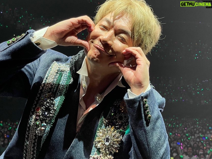 Shingo Katori Instagram - #ぴあアリーナMM でのLIVEからもう1ヶ月たったね nextは石川 1ヶ月以上あいだ空いてるけど 大丈夫かなぁ 振付とか歌とか ちゃんと覚えているかなぁ 大丈夫だよ やれば出来る子だから! 上野樹里ちゃんのラジオに呼んでもらったよ 聴いてくれたかな ラジオから流れる 『 ひとりきりのふたり 』で 整ったよ 明日も、一笑懸命テキトーに。だね もう9月だね そろそろ暑さ落ち着いてくれるかな 体調崩さないようにね ゆっくりね #BlackRabbit #じゅりノート #子って