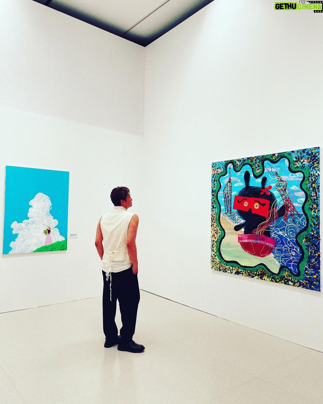Shingo Katori - 82.5K Likes - 絵を描くのが好きで
いつか個展を開くのが夢で
沢山の人に自分の絵を観て欲しいと思っていた
#福岡市美術館 で個展開催中です。
#WhoAmITour
#香取慎吾
