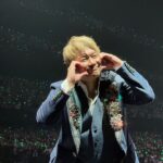 Shingo Katori Instagram – #ぴあアリーナMM でのLIVEからもう1ヶ月たったね
nextは石川
1ヶ月以上あいだ空いてるけど
大丈夫かなぁ
振付とか歌とか
ちゃんと覚えているかなぁ
大丈夫だよ
やれば出来る子だから！

上野樹里ちゃんのラジオに呼んでもらったよ
聴いてくれたかな
ラジオから流れる
『 ひとりきりのふたり 』で
整ったよ
明日も、一笑懸命テキトーに。だね

もう9月だね
そろそろ暑さ落ち着いてくれるかな
体調崩さないようにね
ゆっくりね

#BlackRabbit
#じゅりノート
#子って
