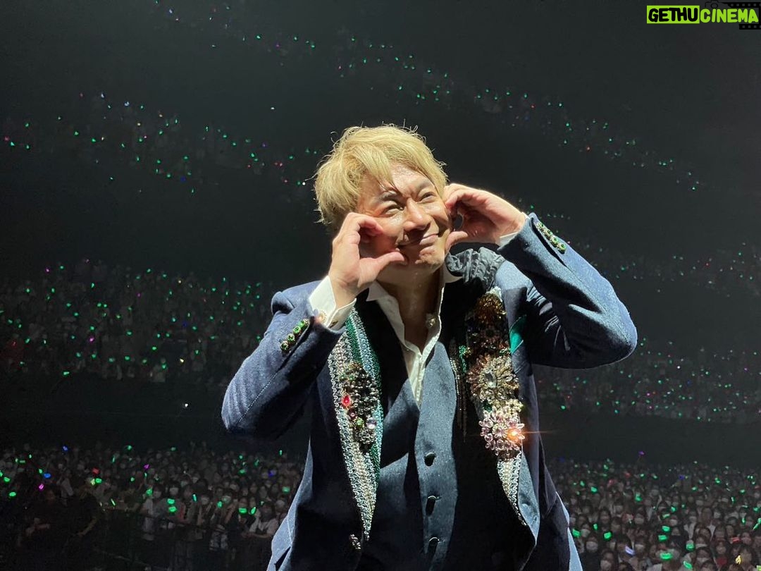 Shingo Katori Instagram - #ぴあアリーナMM でのLIVEからもう1ヶ月たったね nextは石川 1ヶ月以上あいだ空いてるけど 大丈夫かなぁ 振付とか歌とか ちゃんと覚えているかなぁ 大丈夫だよ やれば出来る子だから! 上野樹里ちゃんのラジオに呼んでもらったよ 聴いてくれたかな ラジオから流れる 『 ひとりきりのふたり 』で 整ったよ 明日も、一笑懸命テキトーに。だね もう9月だね そろそろ暑さ落ち着いてくれるかな 体調崩さないようにね ゆっくりね #BlackRabbit #じゅりノート #子って