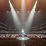 Shingo Katori Instagram – #ぴあアリーナMM でのLIVEからもう1ヶ月たったね
nextは石川
1ヶ月以上あいだ空いてるけど
大丈夫かなぁ
振付とか歌とか
ちゃんと覚えているかなぁ
大丈夫だよ
やれば出来る子だから！

上野樹里ちゃんのラジオに呼んでもらったよ
聴いてくれたかな
ラジオから流れる
『 ひとりきりのふたり 』で
整ったよ
明日も、一笑懸命テキトーに。だね

もう9月だね
そろそろ暑さ落ち着いてくれるかな
体調崩さないようにね
ゆっくりね

#BlackRabbit
#じゅりノート
#子って