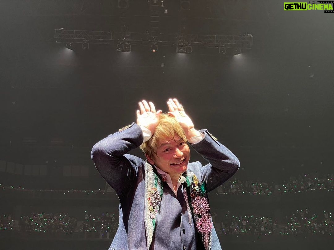 Shingo Katori Instagram - #ぴあアリーナMM でのLIVEからもう1ヶ月たったね nextは石川 1ヶ月以上あいだ空いてるけど 大丈夫かなぁ 振付とか歌とか ちゃんと覚えているかなぁ 大丈夫だよ やれば出来る子だから! 上野樹里ちゃんのラジオに呼んでもらったよ 聴いてくれたかな ラジオから流れる 『 ひとりきりのふたり 』で 整ったよ 明日も、一笑懸命テキトーに。だね もう9月だね そろそろ暑さ落ち着いてくれるかな 体調崩さないようにね ゆっくりね #BlackRabbit #じゅりノート #子って