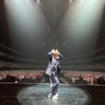 Shingo Katori Instagram - #ぴあアリーナMM でのLIVEからもう1ヶ月たったね nextは石川 1ヶ月以上あいだ空いてるけど 大丈夫かなぁ 振付とか歌とか ちゃんと覚えているかなぁ 大丈夫だよ やれば出来る子だから！ 上野樹里ちゃんのラジオに呼んでもらったよ 聴いてくれたかな ラジオから流れる 『 ひとりきりのふたり 』で 整ったよ 明日も、一笑懸命テキトーに。だね もう9月だね そろそろ暑さ落ち着いてくれるかな 体調崩さないようにね ゆっくりね #BlackRabbit #じゅりノート #子って