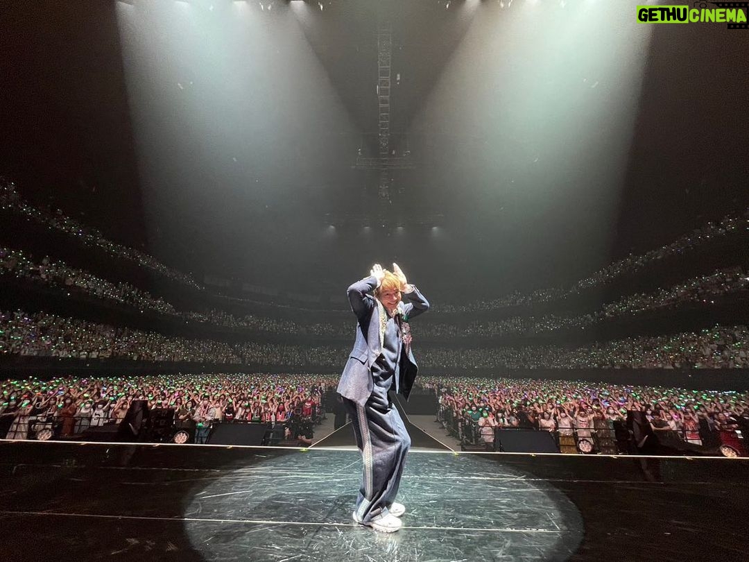 Shingo Katori Instagram - #ぴあアリーナMM でのLIVEからもう1ヶ月たったね nextは石川 1ヶ月以上あいだ空いてるけど 大丈夫かなぁ 振付とか歌とか ちゃんと覚えているかなぁ 大丈夫だよ やれば出来る子だから! 上野樹里ちゃんのラジオに呼んでもらったよ 聴いてくれたかな ラジオから流れる 『 ひとりきりのふたり 』で 整ったよ 明日も、一笑懸命テキトーに。だね もう9月だね そろそろ暑さ落ち着いてくれるかな 体調崩さないようにね ゆっくりね #BlackRabbit #じゅりノート #子って