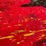 Shingo Katori Instagram – 『SINGIN’IN THE RAIN』
傘を描いた上に
雨をバシャ〜ってやろうと
床に置いたキャンバスをダンボールで囲んで
おもいっきり一発勝負
気持ち良くバシャ〜って
とってもイイ感じにバシャ〜って
イイ感じすぎて
靴にもバシャ〜って
#jantje_ontembaar の新作の絵です。
靴は個展に展示しています。 #WhoAmITour
#ヤンチェオンテンバール #J_O