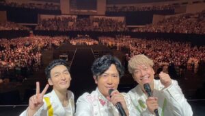 Shingo Katori Instagram - 去年の12月から月に一度
全国5ヵ所で行われたファンミーティングが北海道 #真駒内セキスイハイムアイスアリーナ で千秋楽を迎えました。
とっても楽しかった。
感謝。ありがとう！
また一緒に遊ぼうね。
#アイシテマース

#NAKAMAtoMEETING_vol2
#NtMv2
#香取慎吾
#稲垣吾郎
#草彅剛
#新しい地図