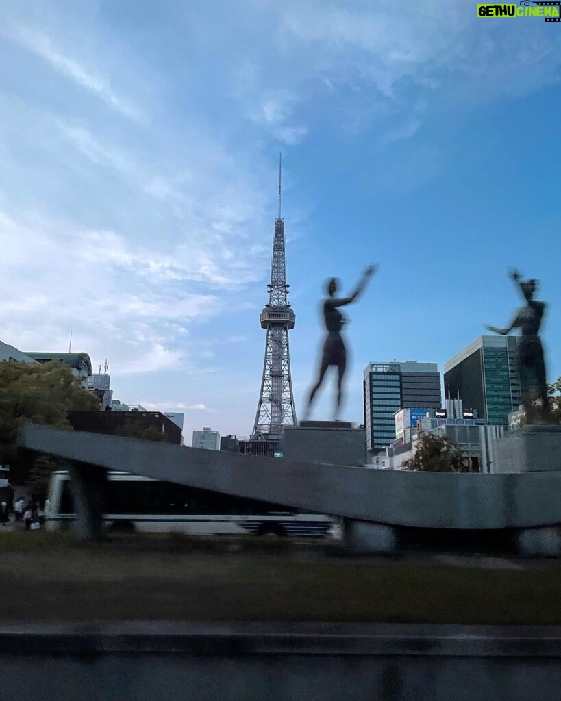 Shingo Katori Instagram - 車窓からの写真 今度は歩いてみたい #BlackRabbit in名古屋