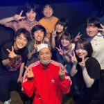 Shingo Katori Instagram - #ダウ90000 を観に下北沢へ 脚本・演出 : 蓮見翔 『また点滅に戻るだけ』 本多劇場が笑いに包まれ 客席のワクワクで揺れていた 僕の心も 鷲掴まれた とても 楽しかった！ #全員ピース