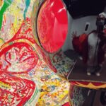 Shingo Katori Instagram - 昨日の夜は 明日から #グランフロント大阪 で始まる個展の設営に行ったぞ 渋谷ヒカリエから大阪にやって来た #WhoAmITour 会場が変わり、また違った雰囲気で、良きですよ！ LIVEは今日が大阪最終日 今日も歌って踊ってみんなで Let's大阪！楽しみまする！ #BlackRabbit