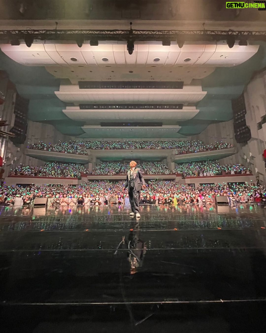 Shingo Katori Instagram - 昨日から始まった #BlackRabbit ライブ全国ツアー 今日も明日もNHKホールを遊び尽くしま〜す! 香取慎吾