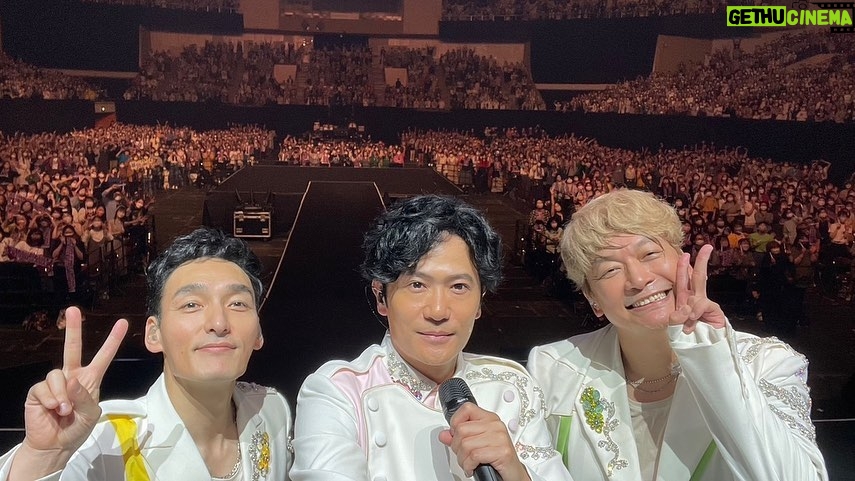 Shingo Katori - 87.3K Likes - 去年の12月から月に一度
全国5ヵ所で行われたファンミーティングが北海道 #真駒内セキスイハイムアイスアリーナ で千秋楽を迎えました。
とっても楽しかった。
感謝。ありがとう!
また一緒に遊ぼうね。
#アイシテマース
#NAKAMAtoMEETING_vol2
#NtMv2
#香取慎吾
#稲垣吾郎
#草彅剛
#新しい地図