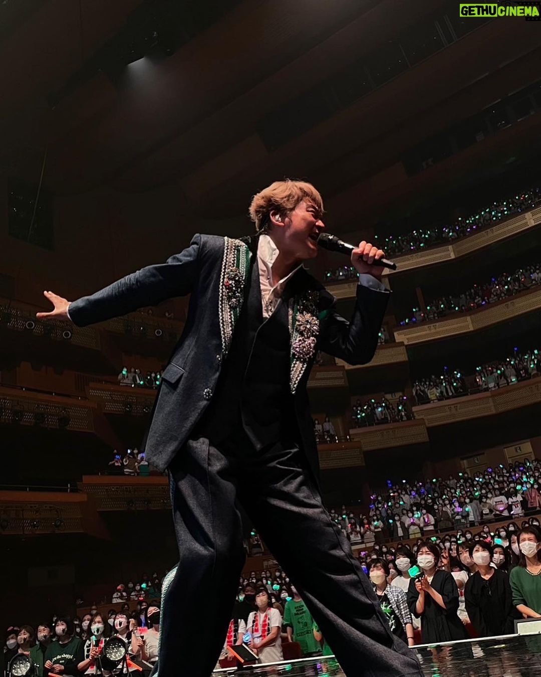 Shingo Katori - 173.2K Likes - 昨日今日と
名古屋でライブでした
あまのっちが観に来てくれたから
トークに出てもらって一曲一緒に歌ってもらいました!
愛知県芸術劇場楽しかったよ
また一緒に遊ぼうね名古屋〜!
#BlackRabbit