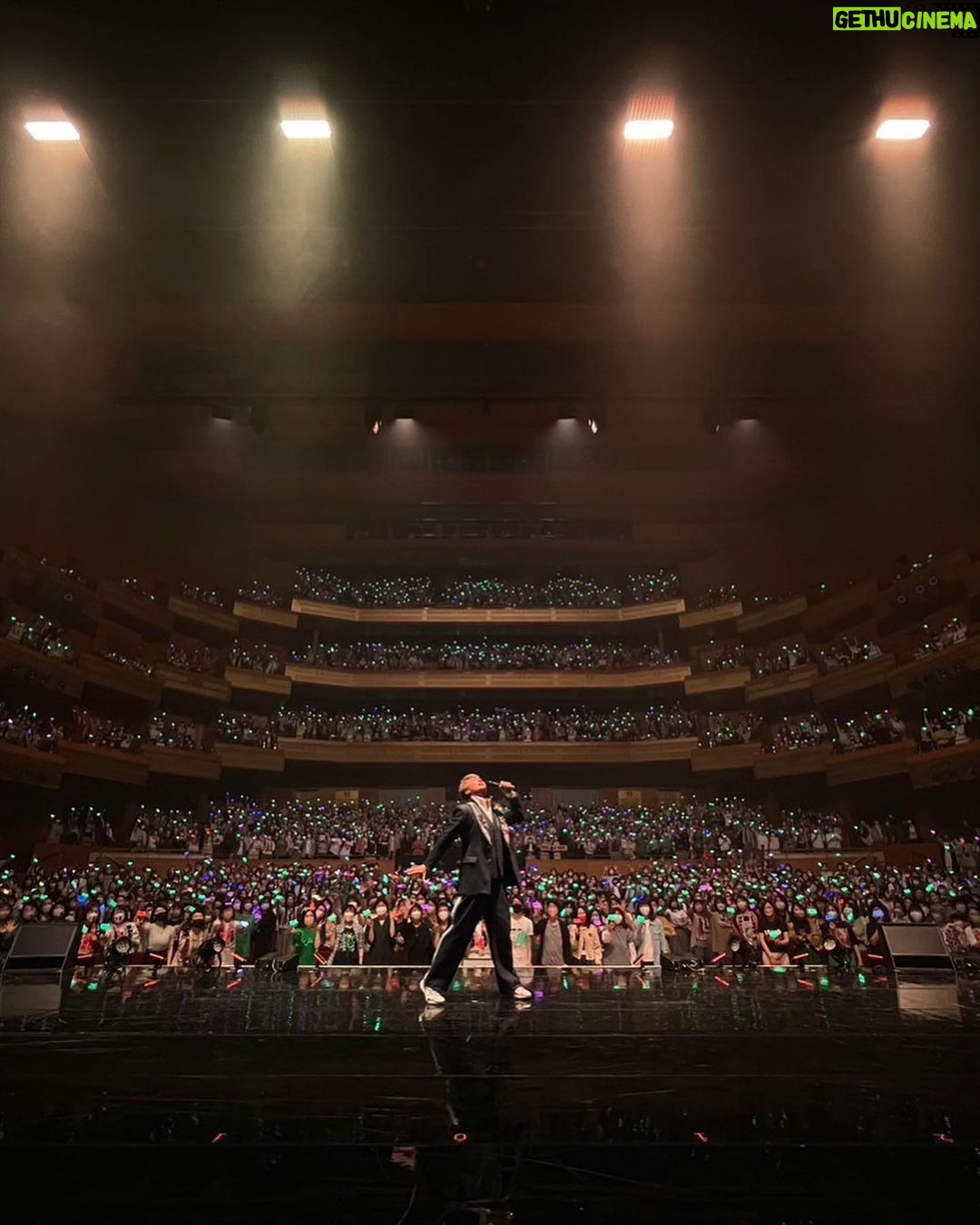 Shingo Katori - 173.2K Likes - 昨日今日と
名古屋でライブでした
あまのっちが観に来てくれたから
トークに出てもらって一曲一緒に歌ってもらいました!
愛知県芸術劇場楽しかったよ
また一緒に遊ぼうね名古屋〜!
#BlackRabbit