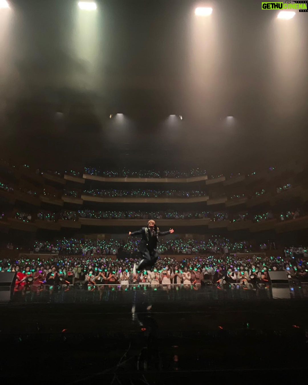 Shingo Katori - 173.2K Likes - 昨日今日と
名古屋でライブでした
あまのっちが観に来てくれたから
トークに出てもらって一曲一緒に歌ってもらいました!
愛知県芸術劇場楽しかったよ
また一緒に遊ぼうね名古屋〜!
#BlackRabbit