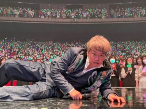 Shingo Katori Instagram - #BlackRabbit
in大阪 #フェスティバルホール
3日間3公演
楽しかったー！
next week 愛知
#愛知県芸術劇場