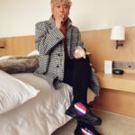 Shingo Katori Instagram - ホテルでプラダでサンドウィッチ と東京タワー @25ansjp 今日発売 #25ans #東京エディション虎ノ門 #TokyoEDITIONToranomon #プラダ #PRADA #サンドウィッチ #赤トンボ #東京タワー #tokyotower