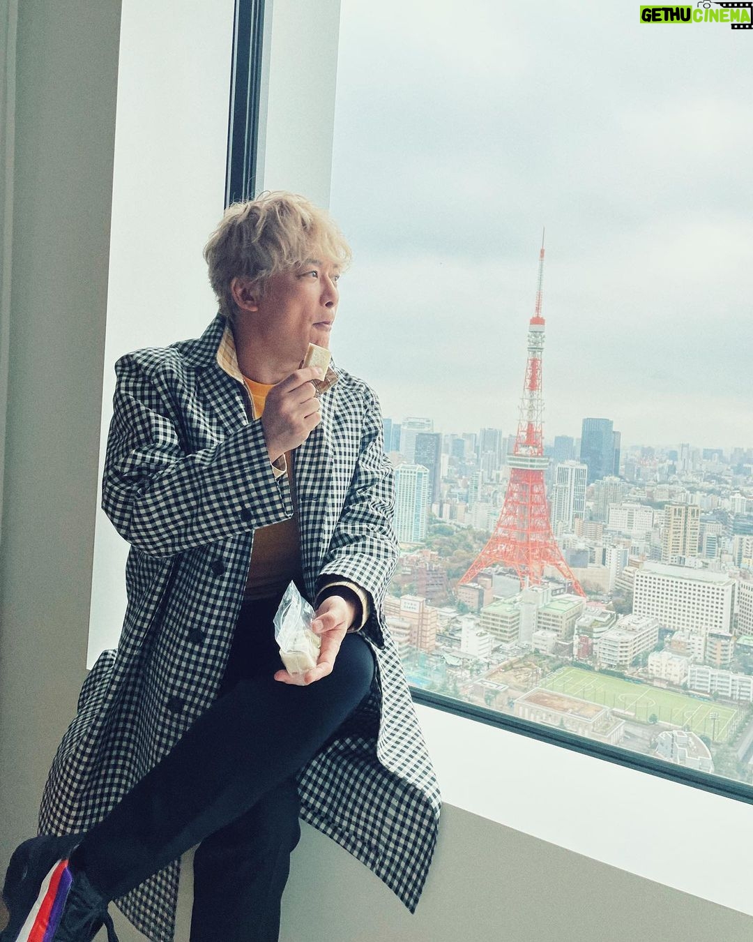 Shingo Katori - 89.1K Likes - ホテルでプラダでサンドウィッチ
と東京タワー
@25ansjp 今日発売
#25ans
#東京エディション虎ノ門
#TokyoEDITIONToranomon
#プラダ
#PRADA
#サンドウィッチ
#赤トンボ
#東京タワー
#tokyotower