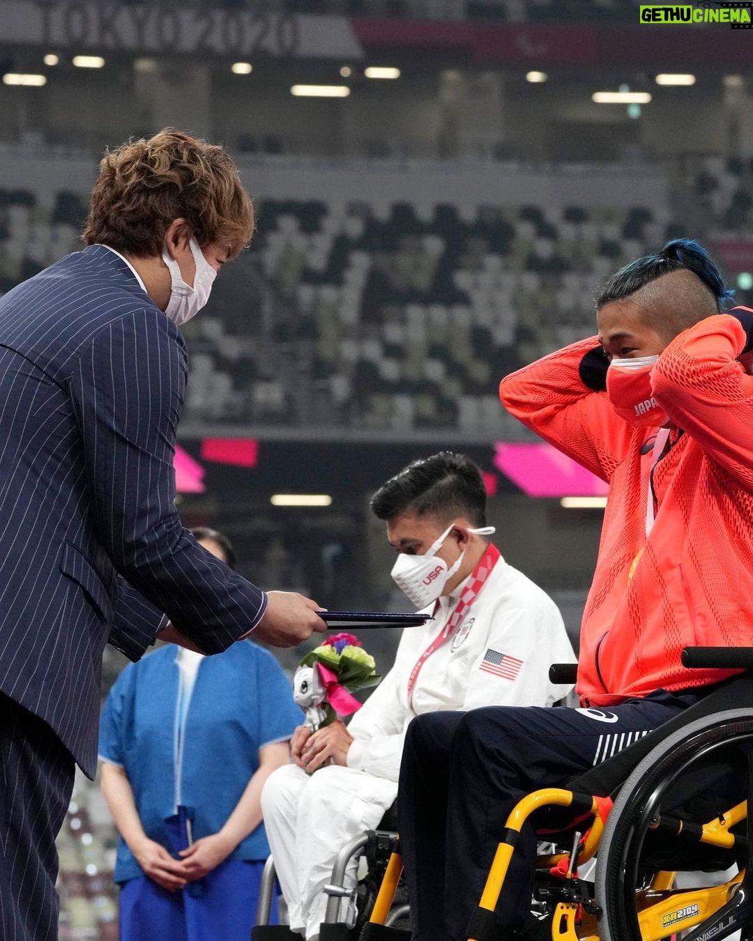 Shingo Katori Instagram - ありがとうございます @katorishingo_official! We’re absolutely delighted to receive a donation of EUR 100,000 from Japanese musician and artist Shingo Katori to fund the IPC’s first Para athlete internship programme. The IPC special ambassador for the Tokyo 2020 #Paralympics and Para sport advocate raised the funds through the “Shingo Katori NFT Art Charity Project”. The new IPC athlete internship programme aims to help Para athletes make the transition from an athletic career to a professional career. Read the full story 🔗 on our story. 国際パラリンピック委員会(IPC)初のパラアスリート向けインターンシップのために、日本のミュージシャン、そしてアーティストの香取慎吾さんから10万ユーロの寄付をいただき、大変うれしく思います。 #Paralympics Tokyo, Japan
