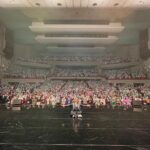 Shingo Katori Instagram - NHKホール3日間楽しかったぁ。ありがとう。子供の頃初めてのドラマに緊張した事、大河ドラマのプレッシャーに飲み込まれそうになった事、紅白歌合戦で一瞬の短い自分のソロパートが上手く歌えずへこんで、その年を終えた時の事。沢山のNHKでの、僕を強く成長させてくれた思い出に包まれながら、幸せいっぱいな3日間でした！ 次は大阪 愛知 石川 福島 福岡 全国ぴょんぴょん飛び回ります。 #BlackRabbit で一緒に幸せ時間を抱きしめましょう！ ＊素敵なホールを歩き回ってみた。グッズ売り場の後ろが岡本太郎で驚き、感動の香取慎吾。