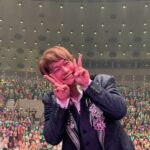 Shingo Katori Instagram - #BlackRabbit 石川公演 #本多の森北電ホール から、そろそろ2ヶ月が経とうとしています。 石川で一足先に1人千秋楽を迎えた #SNGdancers #加賀谷一肇 @k.kazutada の写真を見て、今月18日に行われる広島での千秋楽公演を思い、とても楽しみでもあり、寂しさも滲む季節外れの暑さです。 安定しない気候の変化に、体調崩しませんように。 今日も、ひとつでも多くの安定した心の笑顔に会えますように。