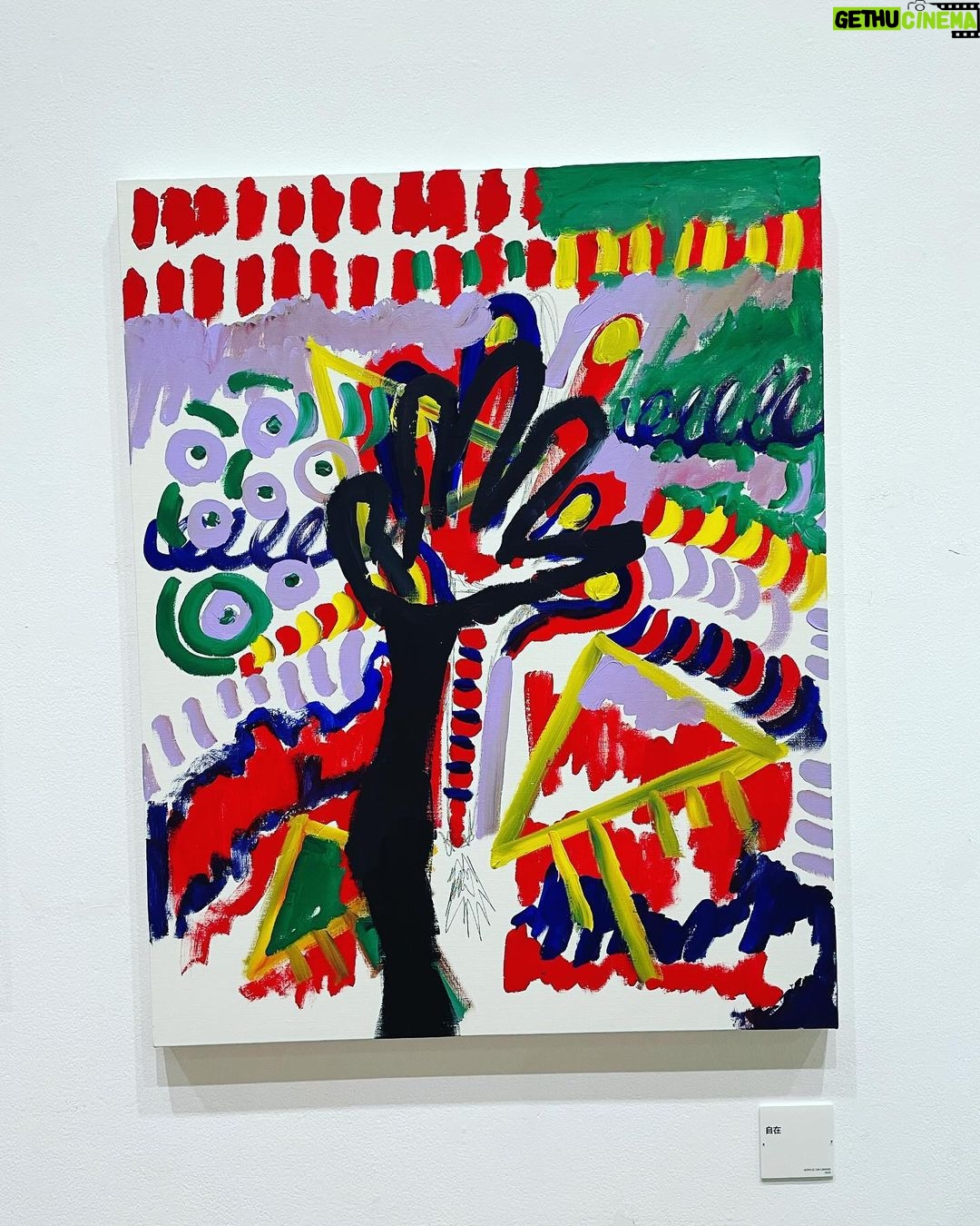 Shingo Katori - 76.4K Likes - #金沢21世紀美術館 での個展
#WhoAmITour 10月に入って折り返し
残り2週間 10月15日までです!
多くの方が遊びに来てくれていて嬉しいです。感謝。