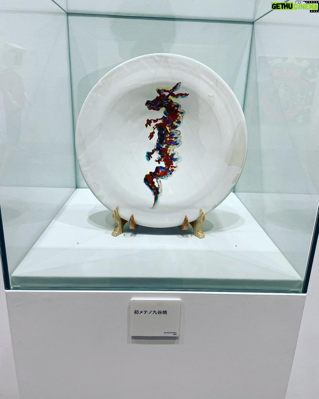 Shingo Katori - 76.4K Likes - #金沢21世紀美術館 での個展
#WhoAmITour 10月に入って折り返し
残り2週間 10月15日までです!
多くの方が遊びに来てくれていて嬉しいです。感謝。