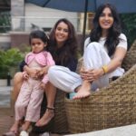 Shiny Doshi Instagram - Not all my friends make it to my Instagram, but beyond the ‘gram’ these two precious humans family, both online and offline. 💖👩‍👧 #InstaFamily #RealConnections #lovebeyondlikes @shinydoshi15 @anysshapanditt